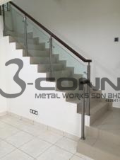 STAINLESS STEEL STAIRCASE WITH TEMPERED GLASS