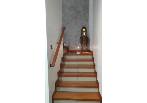 Wall Mounted Nyatoh Wooden Handrail