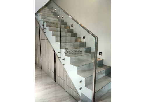 Stainless Steel 304 Staircase Railing with 10mm Thickness Tempered Glass