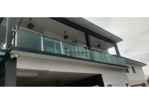 Stainless Steel 304 Railing with Laminated Tempered Glass