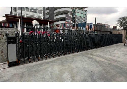 Motorized Aluminium Retractable Gate