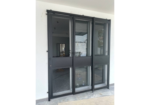 Mild Steel Door Grille with Mesh Type